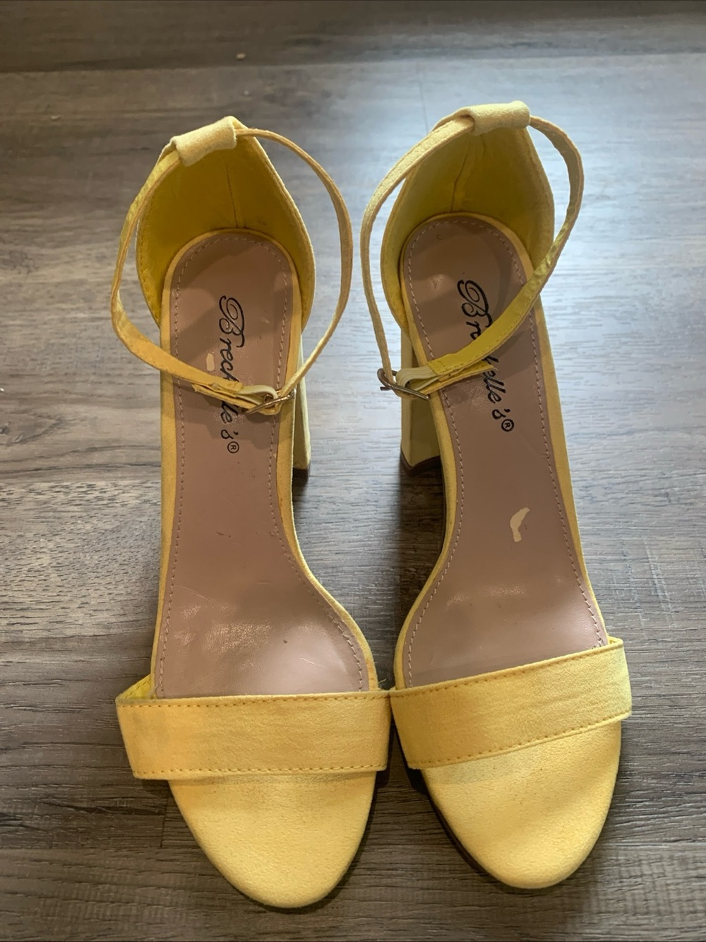 Breckelles Yellow Ankle-Strap Block Heel Sandals Sz 7